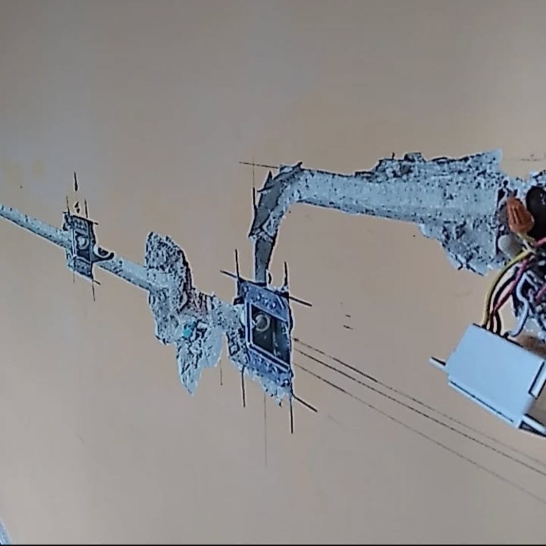 Remodelacion-de-cocina-demolicion-y-reubicacion-de-vajillas-electricas